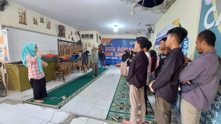 Pelatihan Angklung - Sanggar Gunda Nusantara (2)