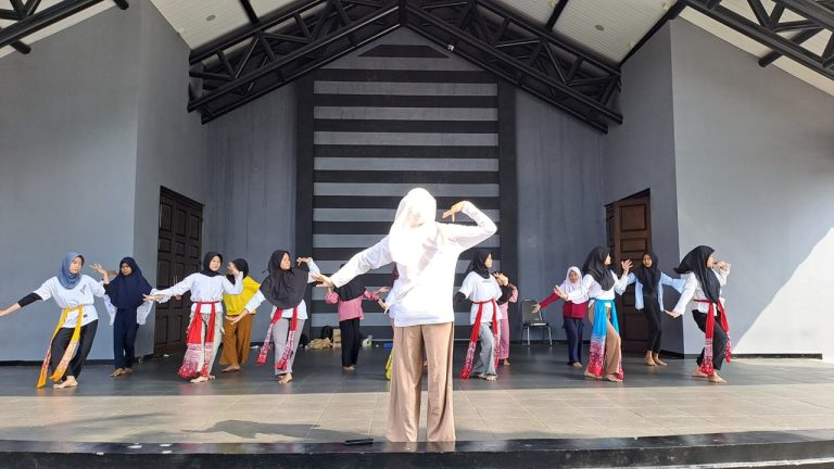 Pelatihan Tari - Sanggar Gunda Nusantara (9)